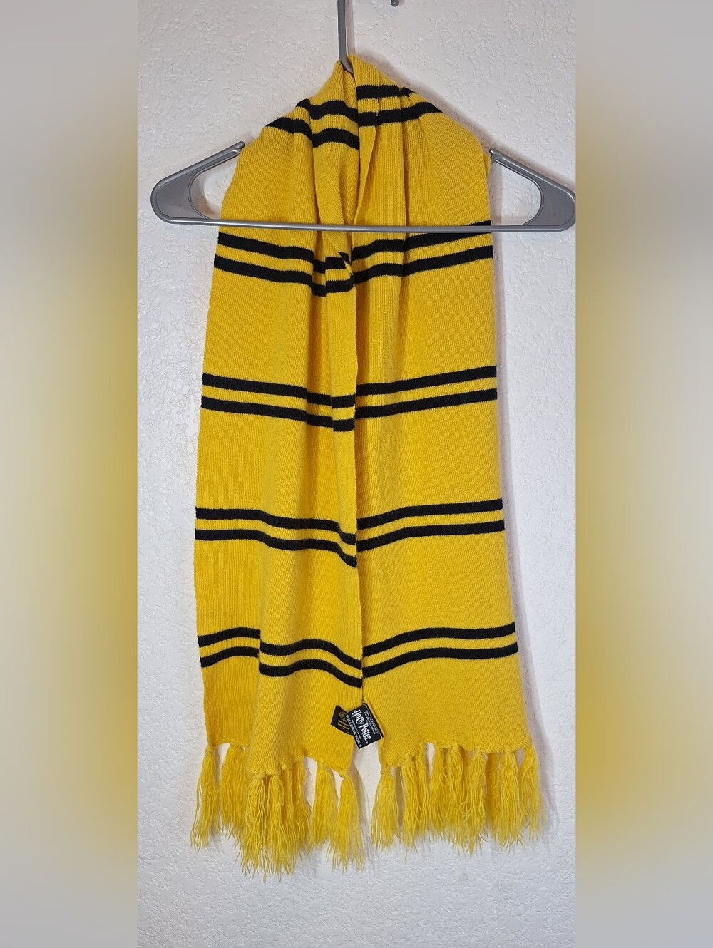 Official Universal Studios Harry Potter Hufflepuff Knit Scarf
